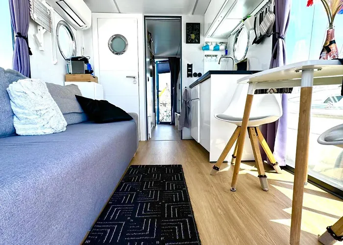 Houseboat Seabreeze