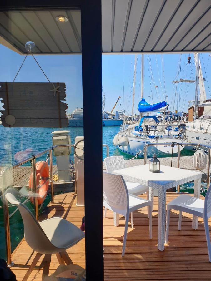 Houseboat Seabreeze Botel *