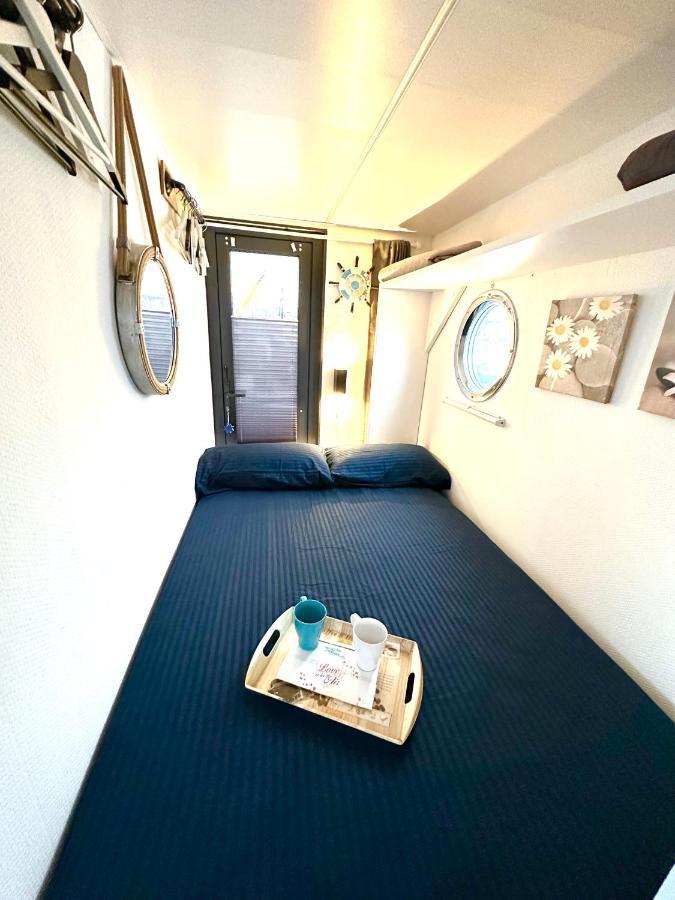 Houseboat Seabreeze Botel