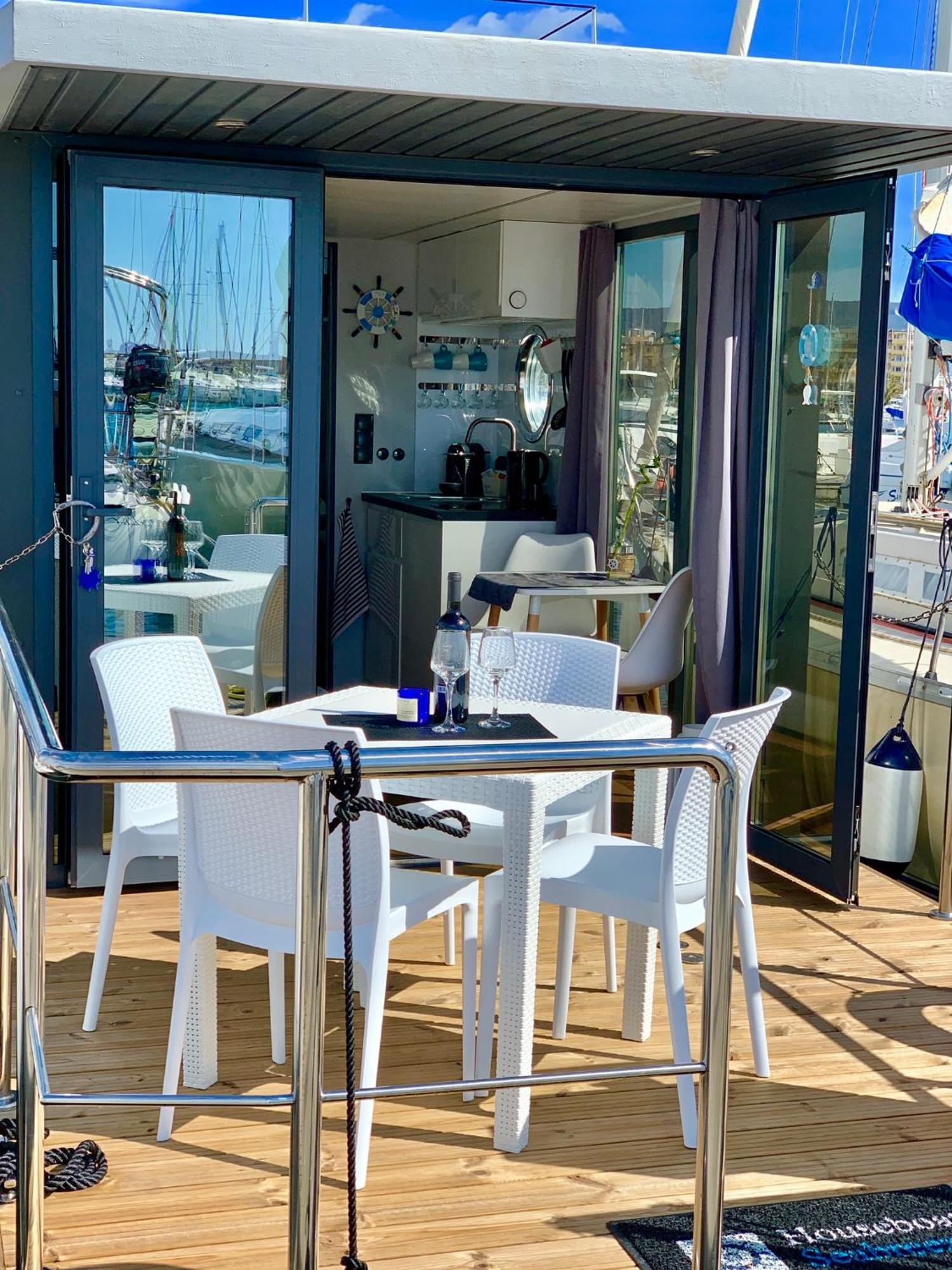 Botel Houseboat Seabreeze Alghero