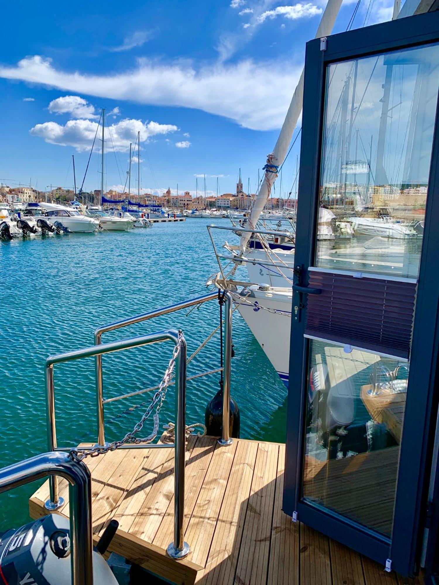 Botel Houseboat Seabreeze Alghero